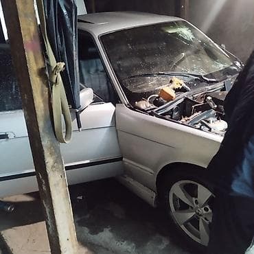 BMW 5 series: 1992 г., Седан