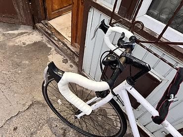 full construction: Шоссейный велосипед () - Классическая стальная рама с горизонтальными — 5