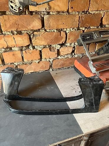 Рулевая часть: Решетка радиатора Subaru 2003 г., Б/у, Оригинал — 1