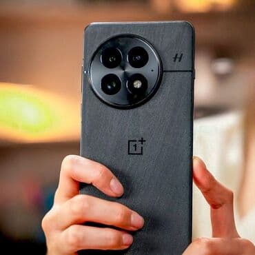 блекберри телефон цена: OnePlus 13, Новый, 256 ГБ, цвет - Черный, 2 SIM, eSIM — 6