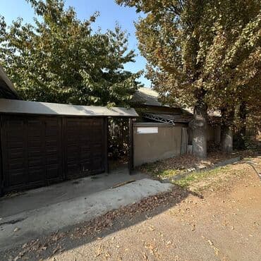 дом в токолдош: Дом, 100 м², 5 комнат, Агентство недвижимости, Косметический ремонт — 1