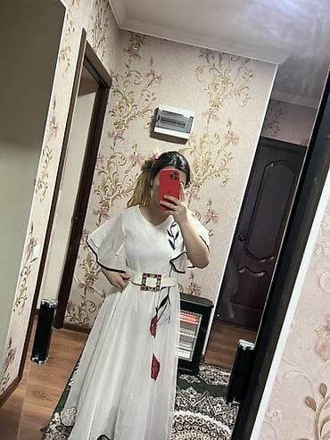 ростовые фигуры: Белое длинное платье с авторским декором. - Свободный А‑силуэт — 2