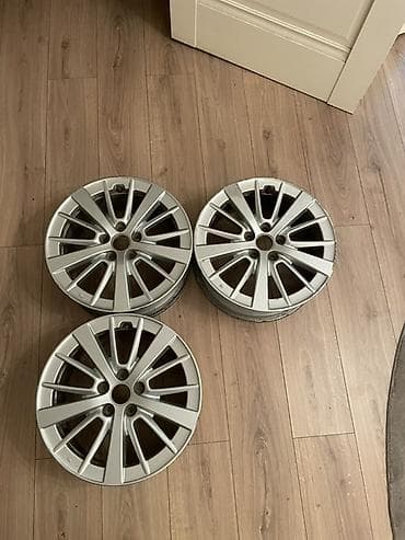 7 5j: Литые Диски R 16 Subaru, отверстий - 5, Б/у — 1