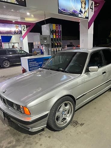BMW 5 series: 1991 г., 2.5 л, Механика, Бензин, Седан at lalafo.kg BMW 5 series: 1991 г., 2.5 л, Механика, Бензин, Седан