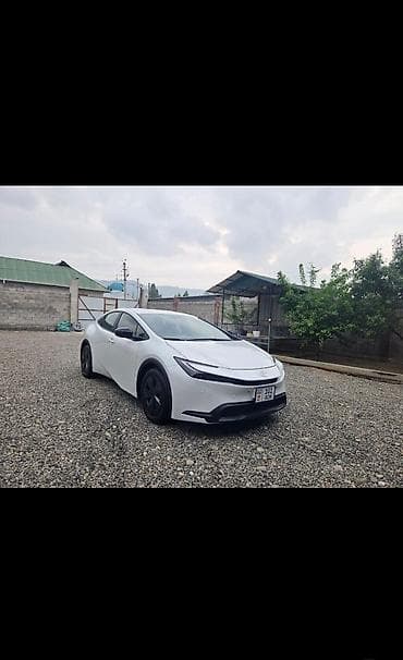 ключ на приус: Toyota Prius: 2024 г., 2 л, Автомат, Гибрид, Хэтчбэк — 1