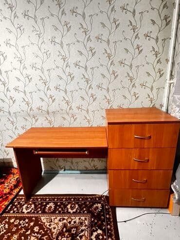 я ищу стол: Компьютерный стол, С полками — 2