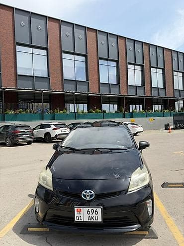 Продажа авто: Toyota Prius: 2015 г., 1.8 л, Вариатор, Гибрид, Хэтчбэк — 2