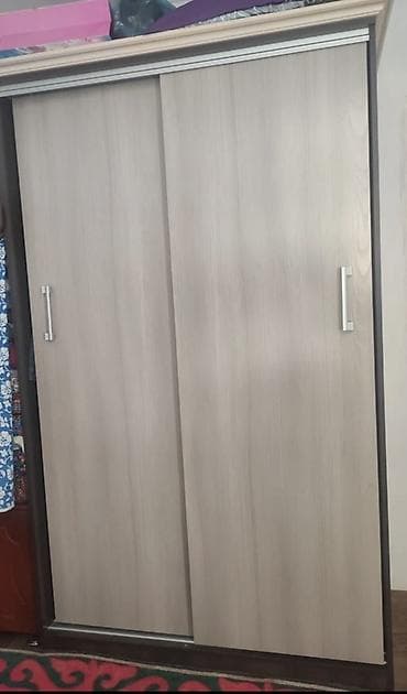 Шкаф-купе с раздвижными дверями - Формат: 2 раздвижные двери на at lalafo.kg Шкаф-купе с раздвижными дверями - Формат: 2 раздвижные двери на