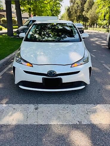 Унаа: Toyota Prius: 2019 г., 1.8 л, Вариатор, Гибрид, Хетчбек — 2