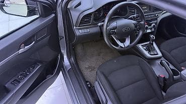 hynday elantra: Hyundai Elantra: 2019 г., 2 л, Автомат, Бензин, Седан — 3