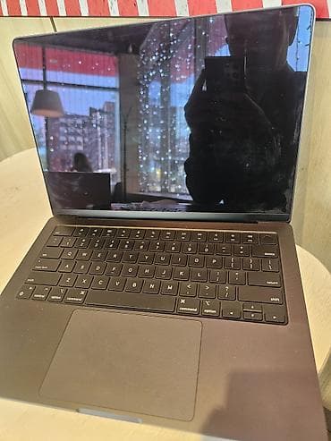 macbook lalafo: Срочно продаю Apple MacBook Pro с чипом М4pro midnight, 24/512 gb. В — 3