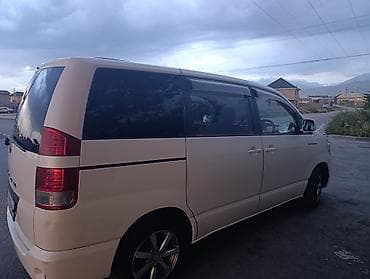 кара авто: Toyota Noah: 2003 г., 2 л, Автомат, Бензин, Минивэн — 2