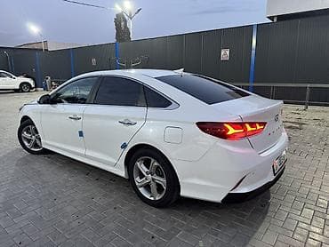 авто в такси: Hyundai Sonata: 2018 г., Седан — 2