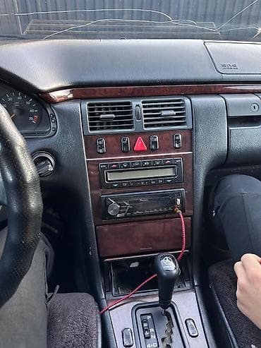 двери степ вагон: Mercedes-Benz E‑класса (W210), интерьер и оснащение. - Просторный — 2