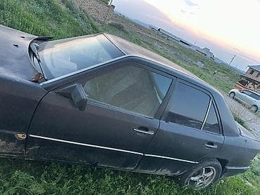 Транспорт: Mercedes-Benz E-Class: 1993 г., 0.3 - engine capacity л, Автомат, Дизель — 5