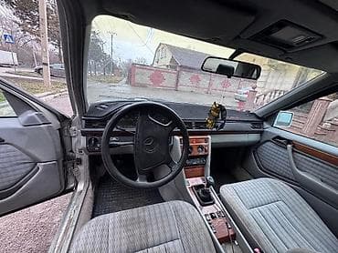 мерседес бенз в124: Mercedes-Benz W124: 1993 г., 2.2 л, Механика, Бензин, Седан — 7