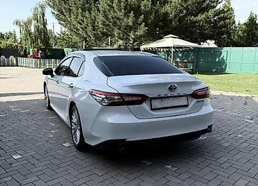 byd e2 2023: Toyota Camry: 2019 г., 2.5 л, Вариатор, Гибрид, Седан — 2