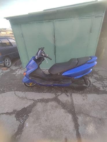 пластик на скутера: Тип скутера Yamaha, 150 куб. см, Бензин, Б/у — 1
