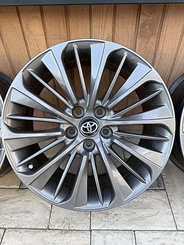 Литые Диски R 18 Toyota, Комплект, отверстий - 5, Новый — 3