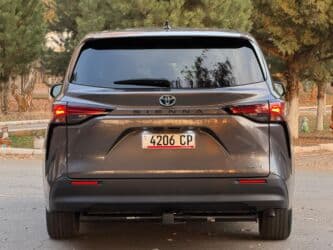 покрышка 17 5: Toyota Sienna: 2021 г., 2.5 л, Вариатор, Гибрид, Минивэн — 6