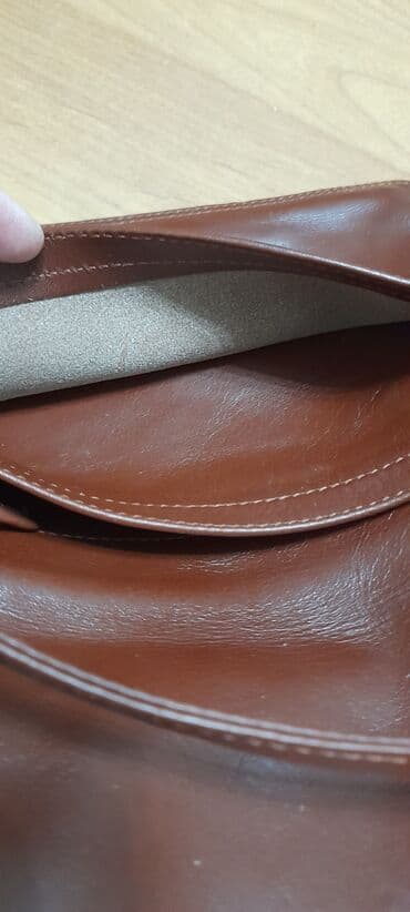 у настоящей женщины должна быть сумка из италии: Продаю кож.Итальянскую сумочку.Состояние идеальное.Размеры15 /20 — 3