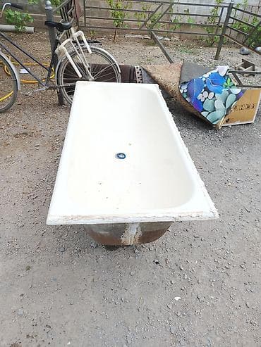 столешницу мойка: Чугунная ванна прямоугольной формы. Характеристики: - Материал: чугун — 1