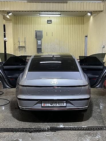 lada 4x4: Hyundai Grandeur: 2023 г., 3.5 л, Автомат, Газ, Седан — 4