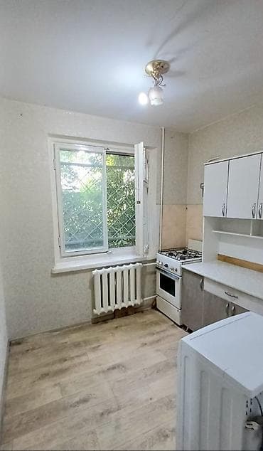 продаеться квартира: 1 комната, 32 м², 104 серия, 1 этаж — 3