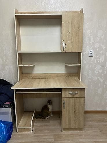 Стулья, табуретки: Компьютерный стол, С полками — 3