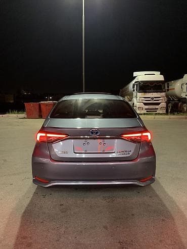 outback br: Toyota Corolla: 2020 г., 1.8 л, Вариатор, Гибрид, Седан — 5