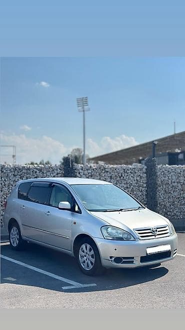 Toyota Ipsum: 2003 г., 2.4 л, Автомат, Бензин, Вэн/Минивэн — 2