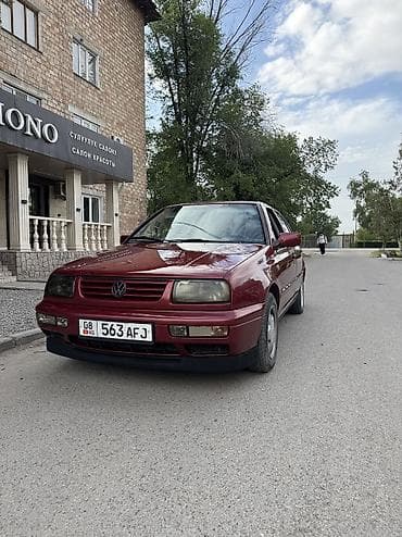 Volkswagen Vento: 1995 г., 1.8 л, Кол менен иштөөчү, Бензин, Седан