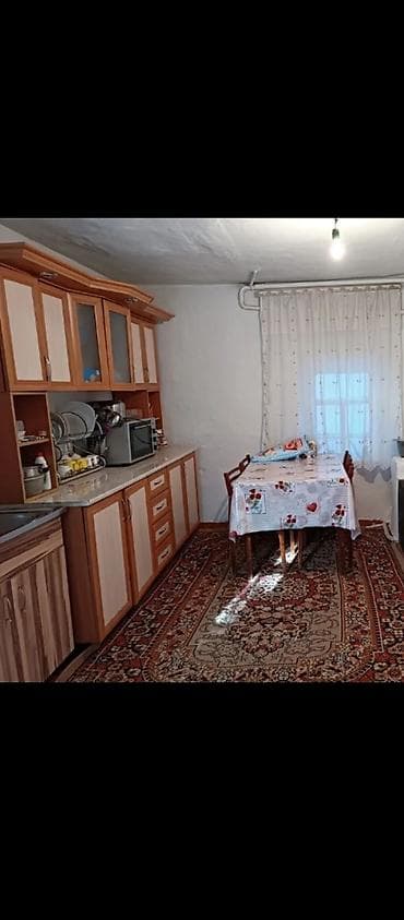 Үйдү ижарага алам: 60 м², 3 бөлмө, Забор, тосулган — 1
