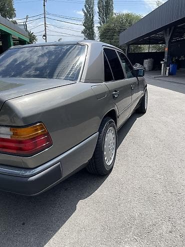 асинхроный двигатель: Mercedes-Benz W124: 1988 г., 2.3 л, Механика, Бензин, Седан — 4