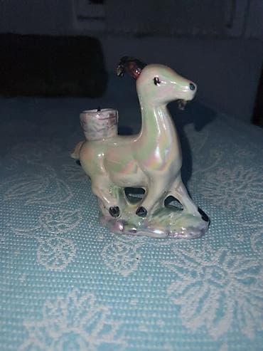Фарфоровый подсвечник «Олень/козочка» с перламутровой глазурью. -