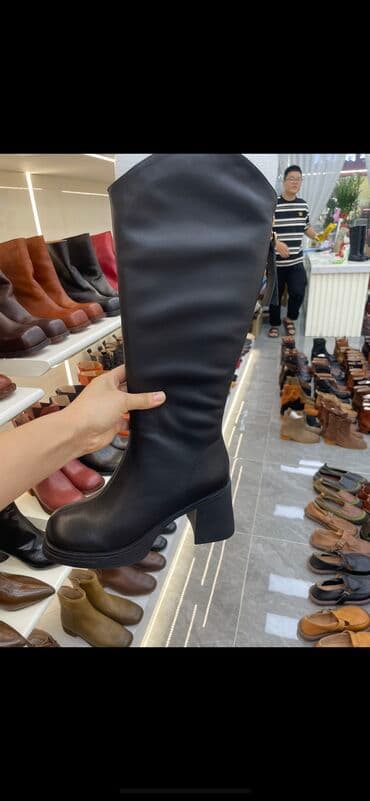 обувь ручной работы бишкек: Новые сапоги. Ооочень мягкая, гладкая кожа. На ноге они очень легкие и — 1