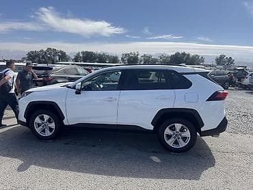Toyota RAV4: 2020 г., 2.5 л, Автомат, Бензин, Кроссовер