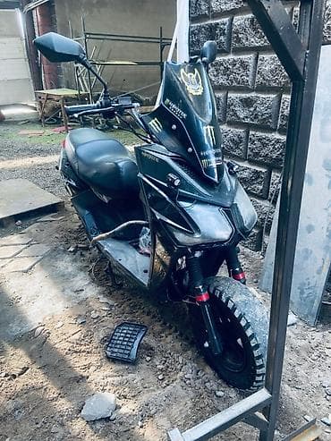 калесо на скутер: Скутер 50–150 см³ (визуально класс 50/125), городской/эндуро-стайл — 3