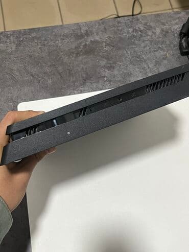 приставка для акнет: PS4 slim 10 игр скачено ✅ В комплекте: 2 джойстика ✅ Состояние — 4