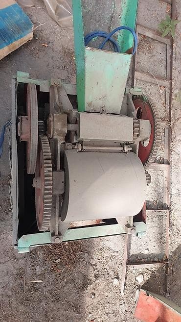 Животные: Срочно продаю сенодробилку. работает от 220w. (однофазка) Отличный — 3