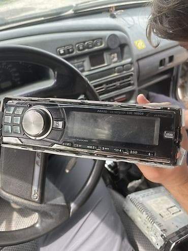 стробоскопы на авто: Автомагнитола Alpine CDA-9880R (CD Receiver) — 1