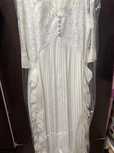 нарядное платье с длинным рукавом: Элегантный комплект для особых случаев: 1) Длинное белое платье - — 3