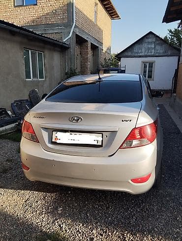 audi 4 2: Hyundai Accent: 2011 г., Бензин, Седан — 4