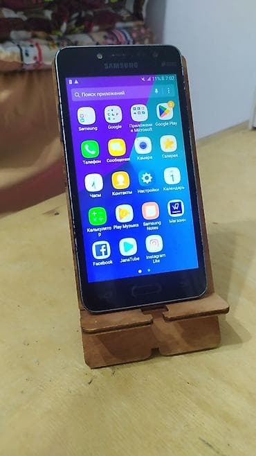 Samsung Galaxy J2 Prime, Б/у, 16 ГБ, цвет - Черный, 2 SIM