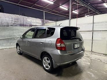 Продажа авто: Honda Fit: 2003 г., 1.5 л, Автомат, Бензин, Хэтчбэк — 4