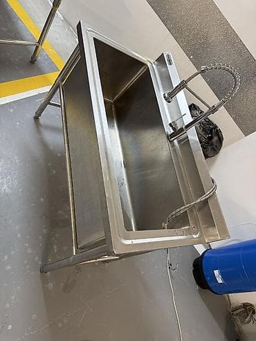 Компрессорлор: Срочно продам нержавейку 4 стола 2 стеллажа две раковины одна со — 3