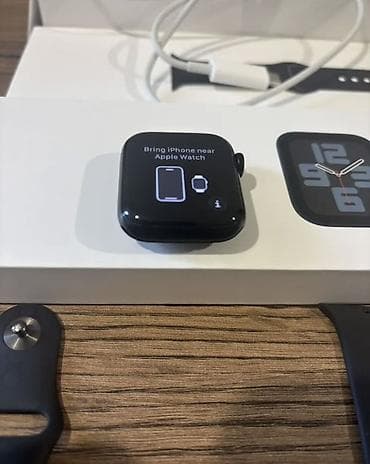 Apple Watch: Apple Watch (серия не указана), корпус темный, ремешок Sport черный — 7
