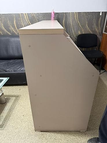 Стойка ресепшн/администраторская - Материал: ЛДСП, кромка ПВХ. -