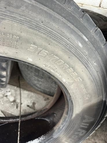 грузовая резина: Грузовые шины 315/70R22.5 ведущая ось, 4 колеса б/уцена 2000 за 1 — 4