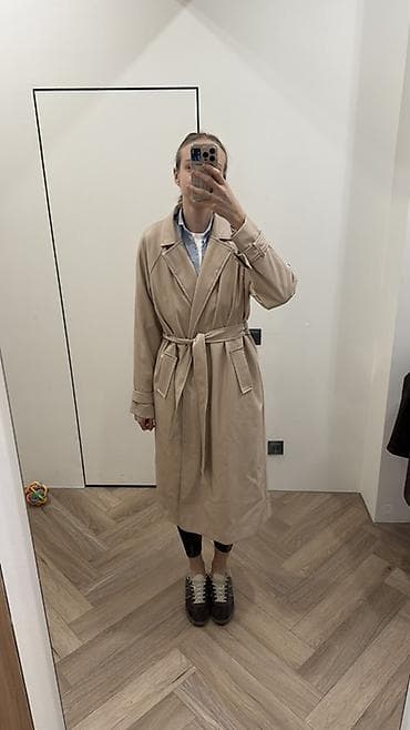 тренчкот: Бежевый женский тренч-кот с поясом - Классический силуэт миди: длина — 3
